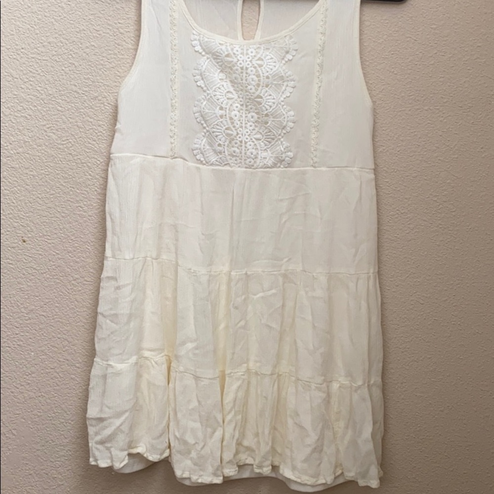 Beautiful Dress - Picture 3 of 7